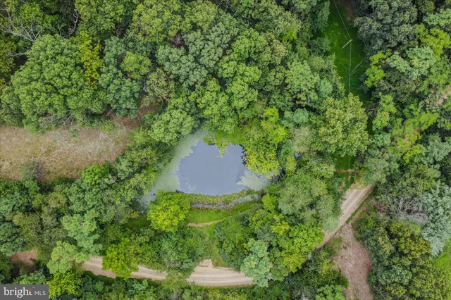 $275,000 | 35 Sleepy View Lane, Berkeley Springs, WV 25411