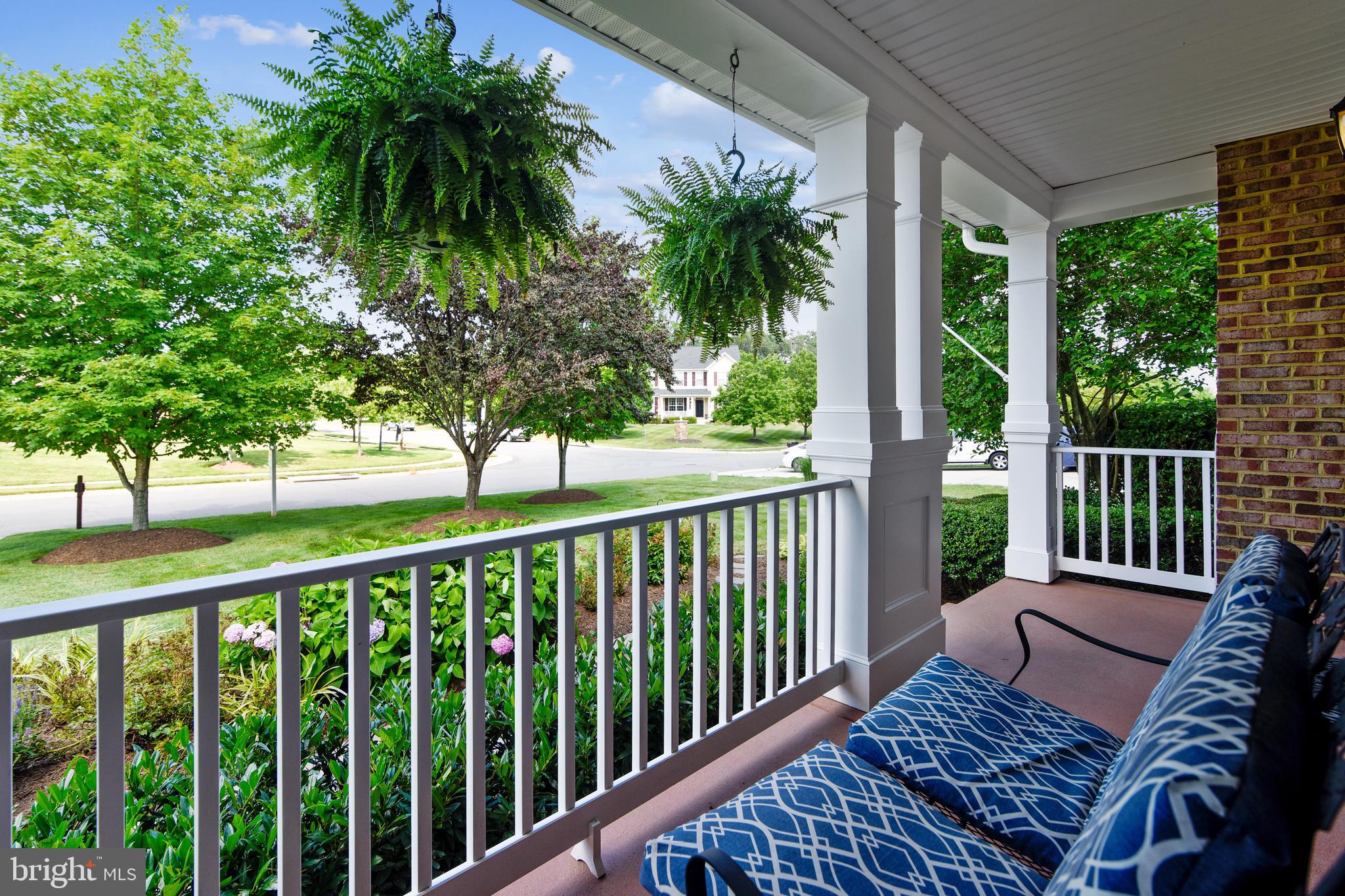25853 Spring Farm Circle Chantilly, VA 20152 - Photo 4 of 80 Relaxing
