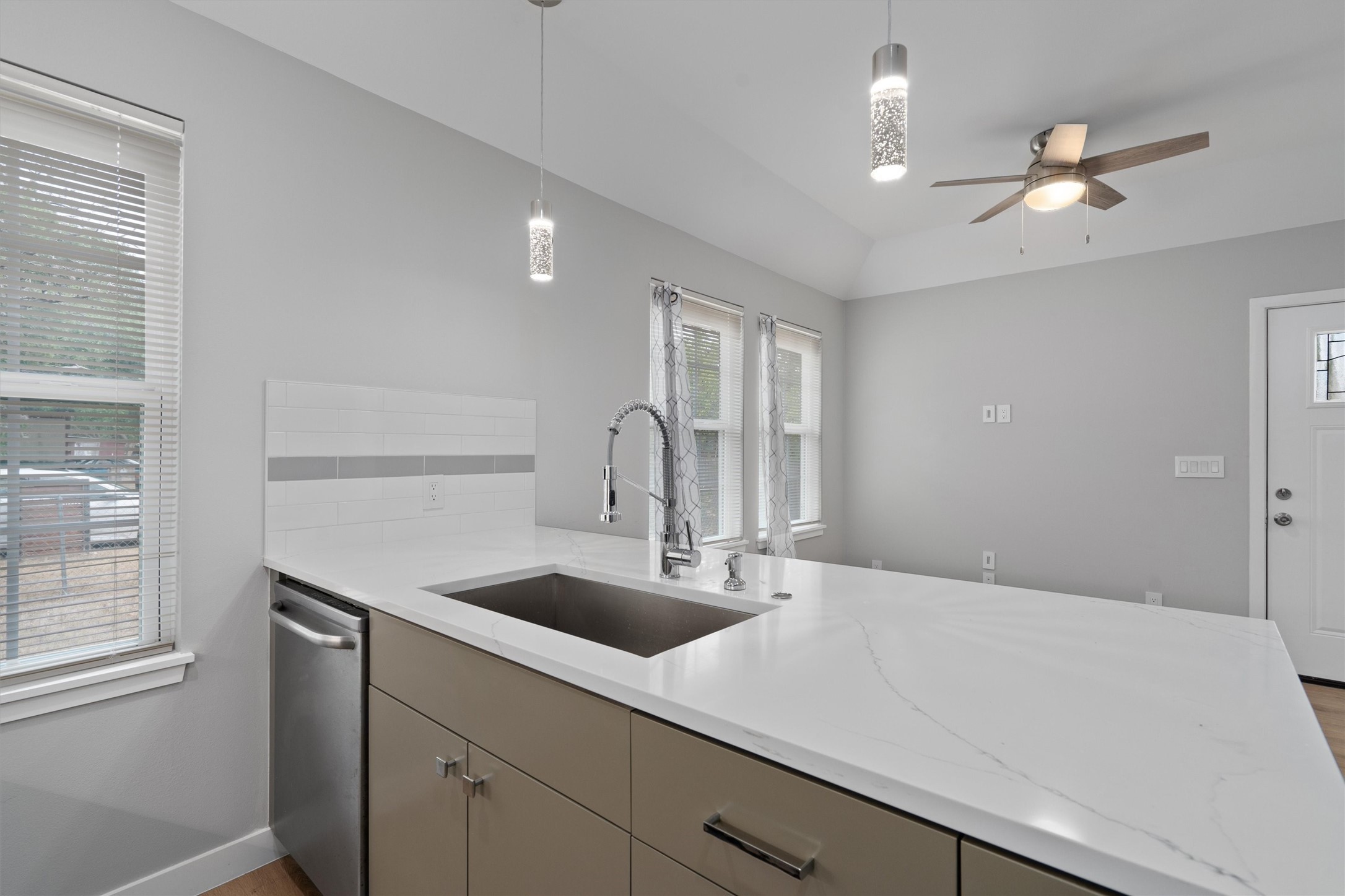 10004 1/2 Gail Road Austin, TX 78748 - Photo 9 of 28