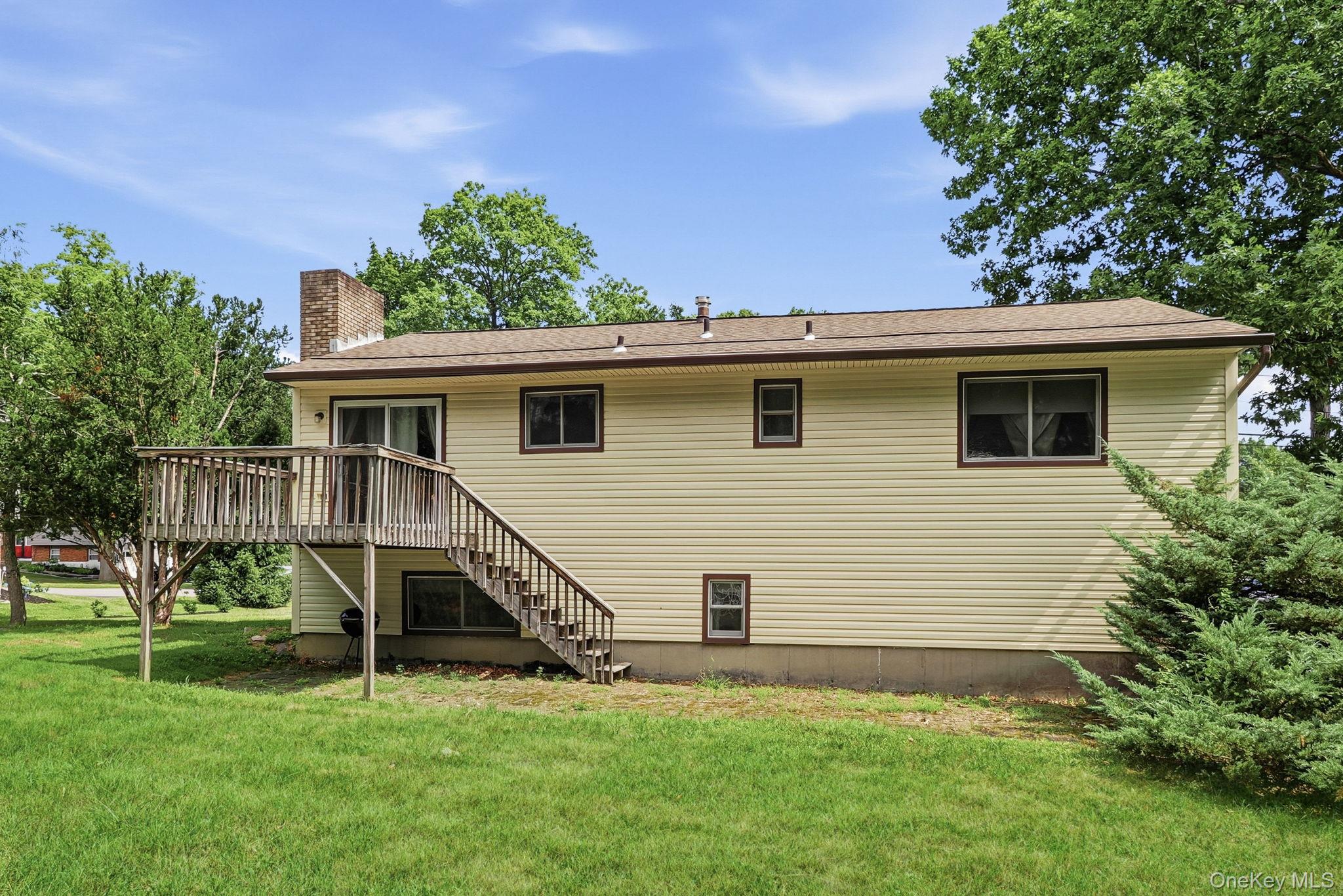55 Sutton Park Road Poughkeepsie, NY 12603 - Photo 29 of 35