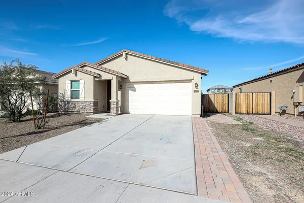 $2,300 | 12362 West State Avenue, Glendale, AZ 85307