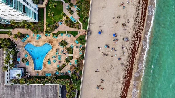 $2,700 | 3801 South Ocean Drive, Unit 4R, Hollywood, FL 33019