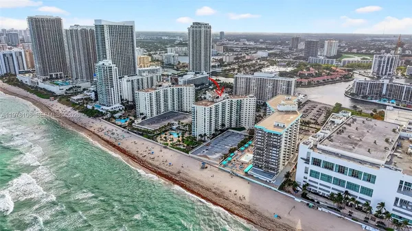 $2,700 | 3801 South Ocean Drive, Unit 4R, Hollywood, FL 33019