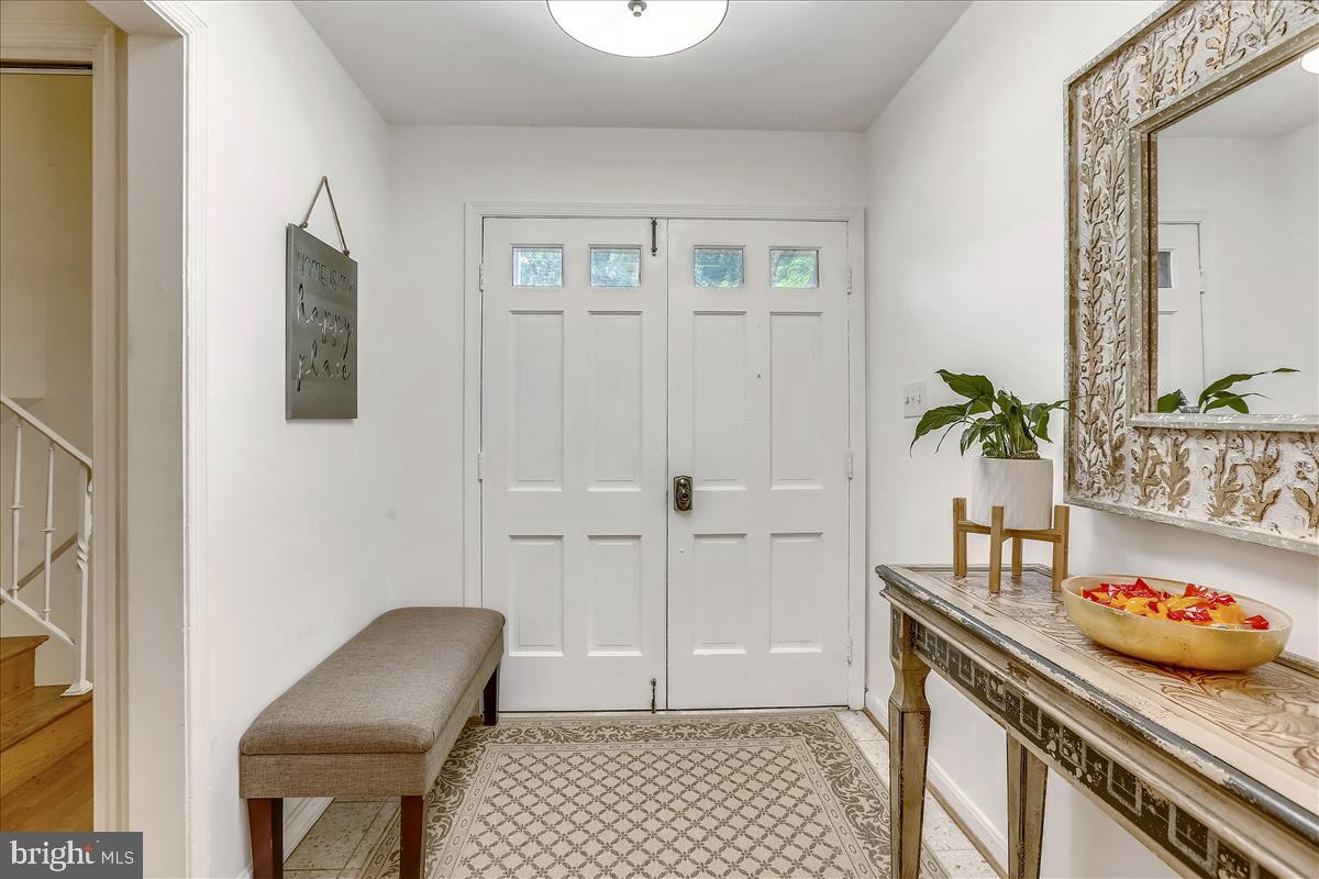 11405 Duryea Drive Potomac, MD 20854 - Photo 14 of 72 Large Foyer