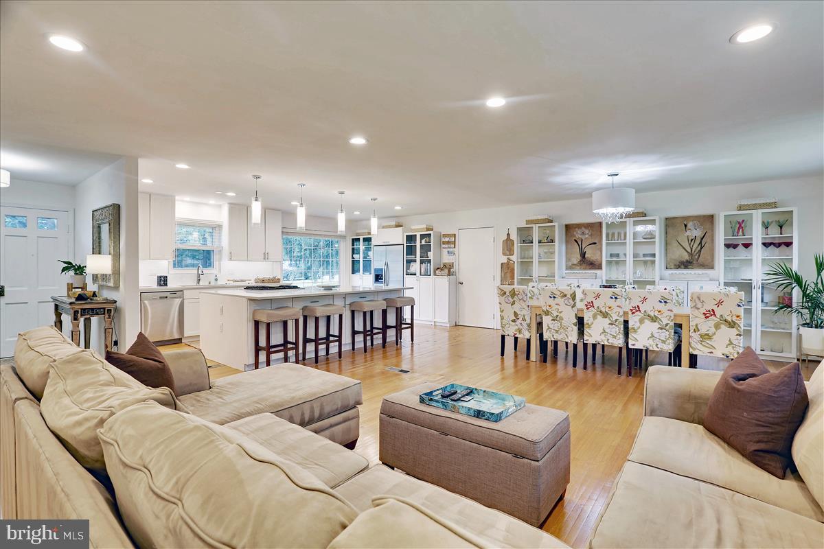 11405 Duryea Drive Potomac, MD 20854 - Photo 3 of 72 Open concept on Main Level