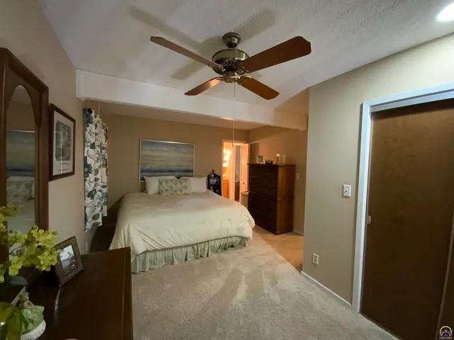 $169,777 | 5700 Southwest Foxcroft Circle North, Topeka, KS 66614