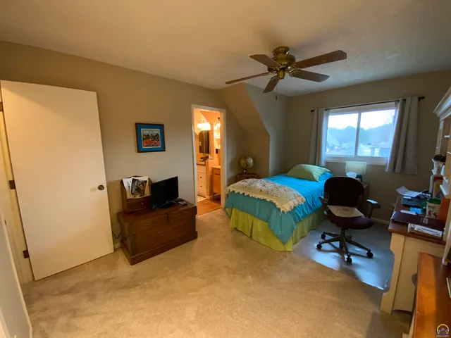 $169,777 | 5700 Southwest Foxcroft Circle North, Topeka, KS 66614