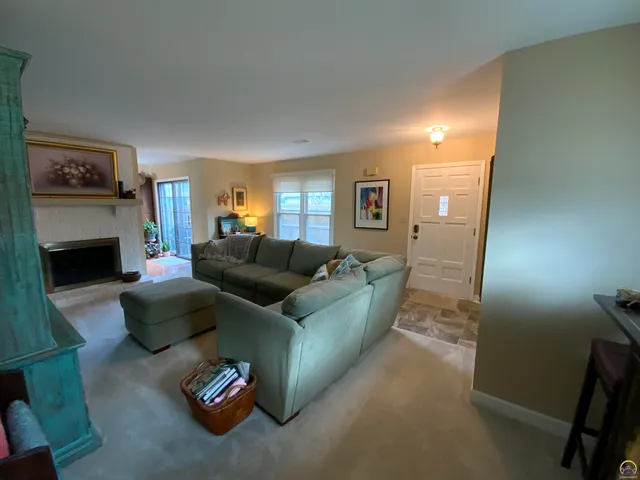 $169,777 | 5700 Southwest Foxcroft Circle North, Topeka, KS 66614