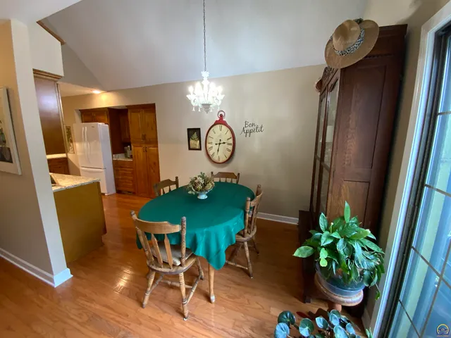 $169,777 | 5700 Southwest Foxcroft Circle North, Topeka, KS 66614