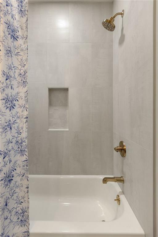 722 Lakeview Avenue Northeast, Unit A Atlanta, GA 30308 - Photo 30 of 48 a bathroom with a sink