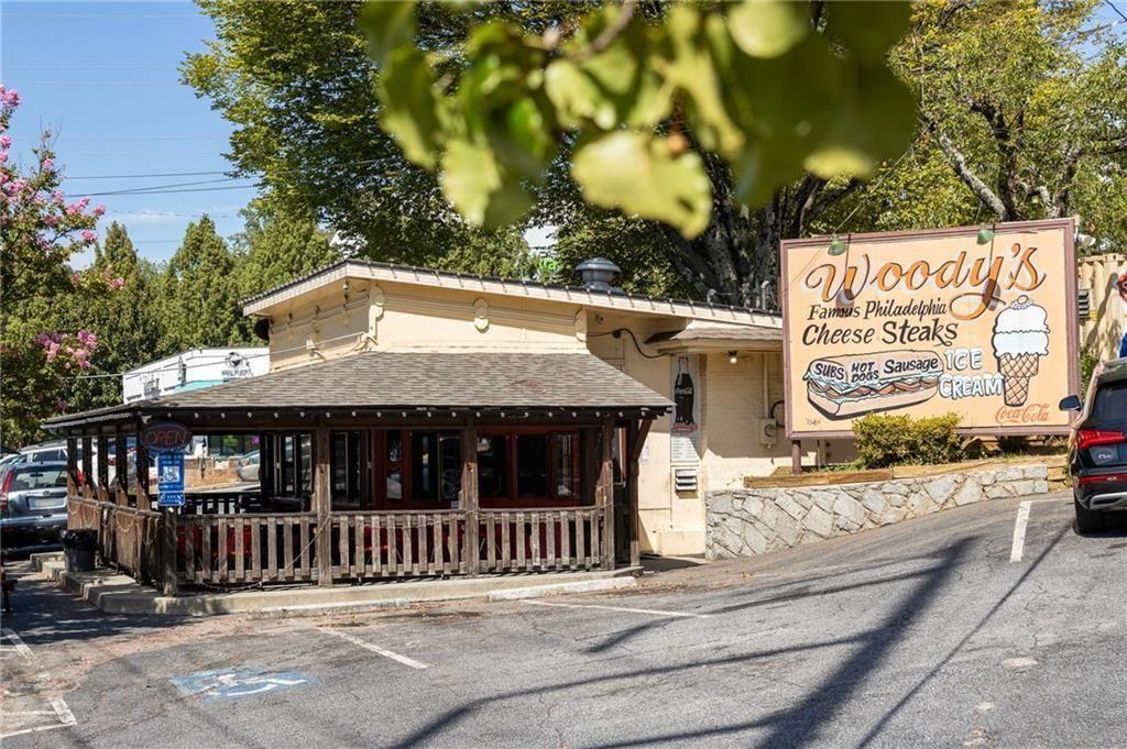 722 Lakeview Avenue Northeast, Unit A Atlanta, GA 30308 - Photo 46 of 48 a view of outdoor space with a garden