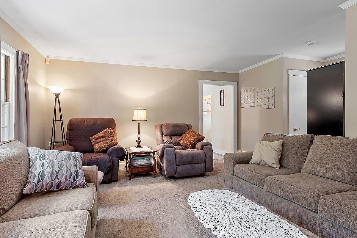 81 Autumn Street Rochester, NH 03868 - Photo 3 of 23