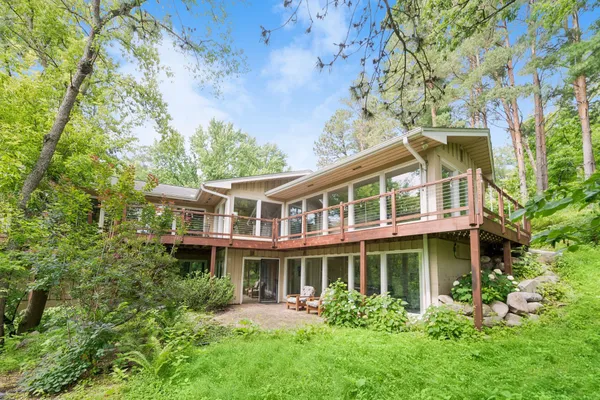 $1,150,000 | 12001 Hilloway Road West, Minnetonka, MN 55305