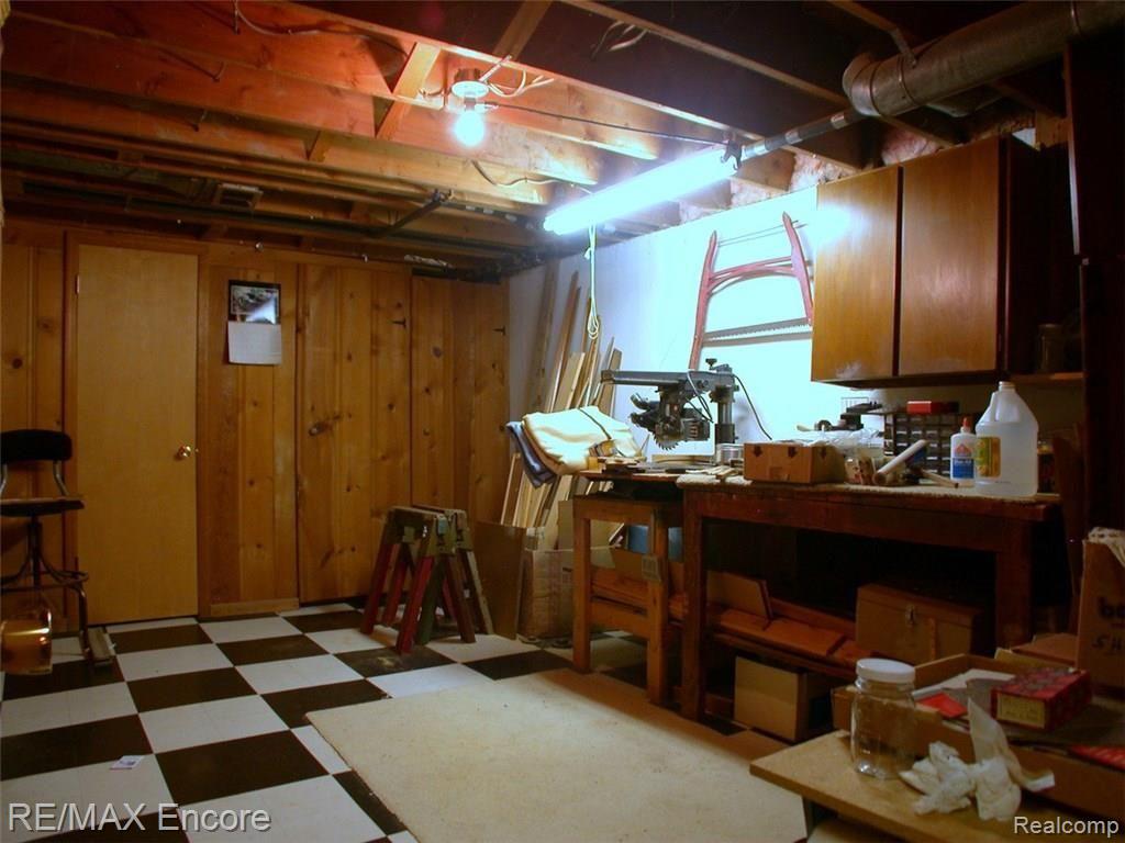 32121 Red Clover Road Farmington Hills, MI 48334 - Photo 38 of 45