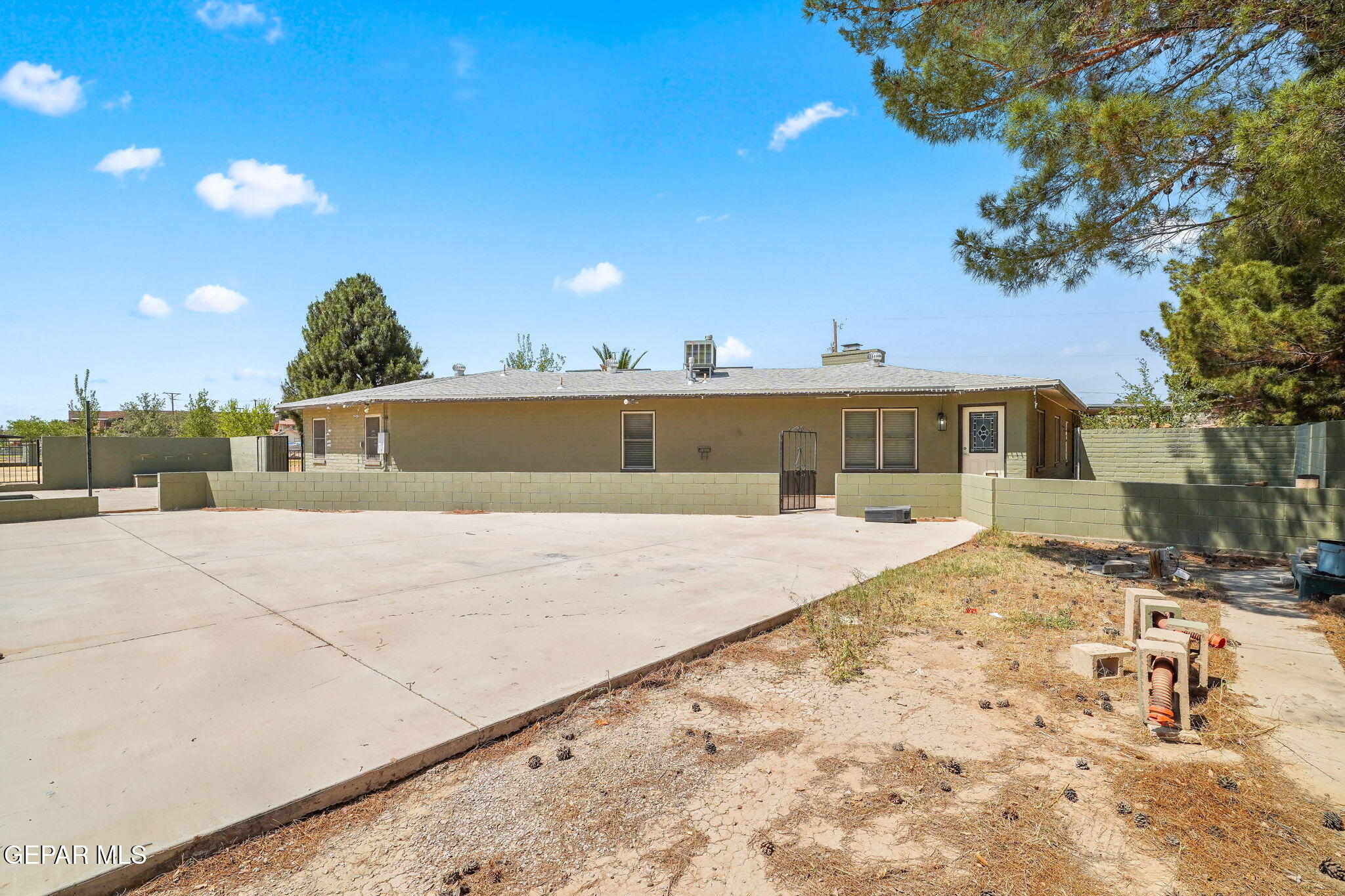 5300 Crawford Road Santa Teresa, NM 88008 - Photo 12 of 87 a front view of a house with a yard