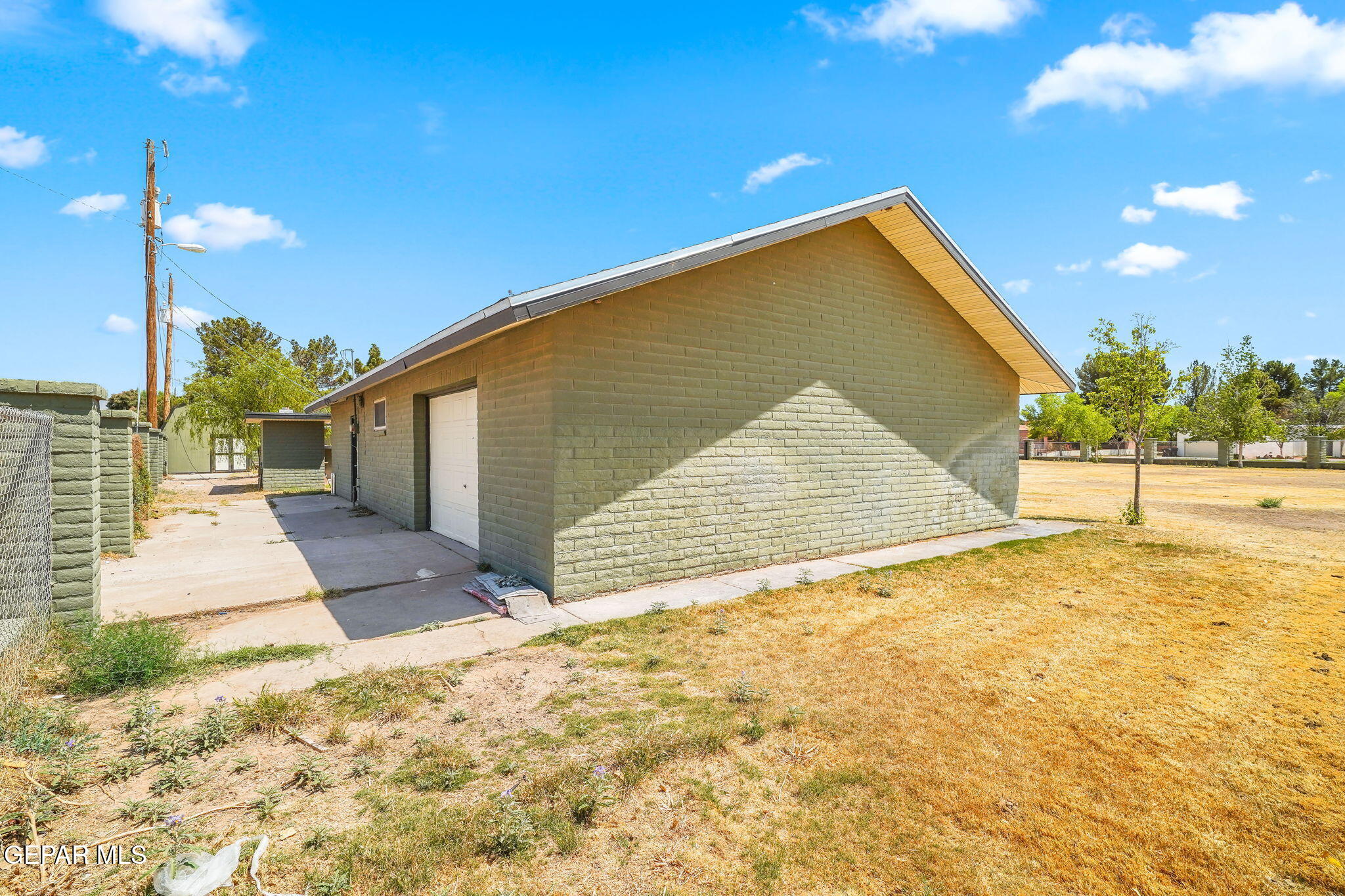 5300 Crawford Road Santa Teresa, NM 88008 - Photo 63 of 87 a view of a backyard
