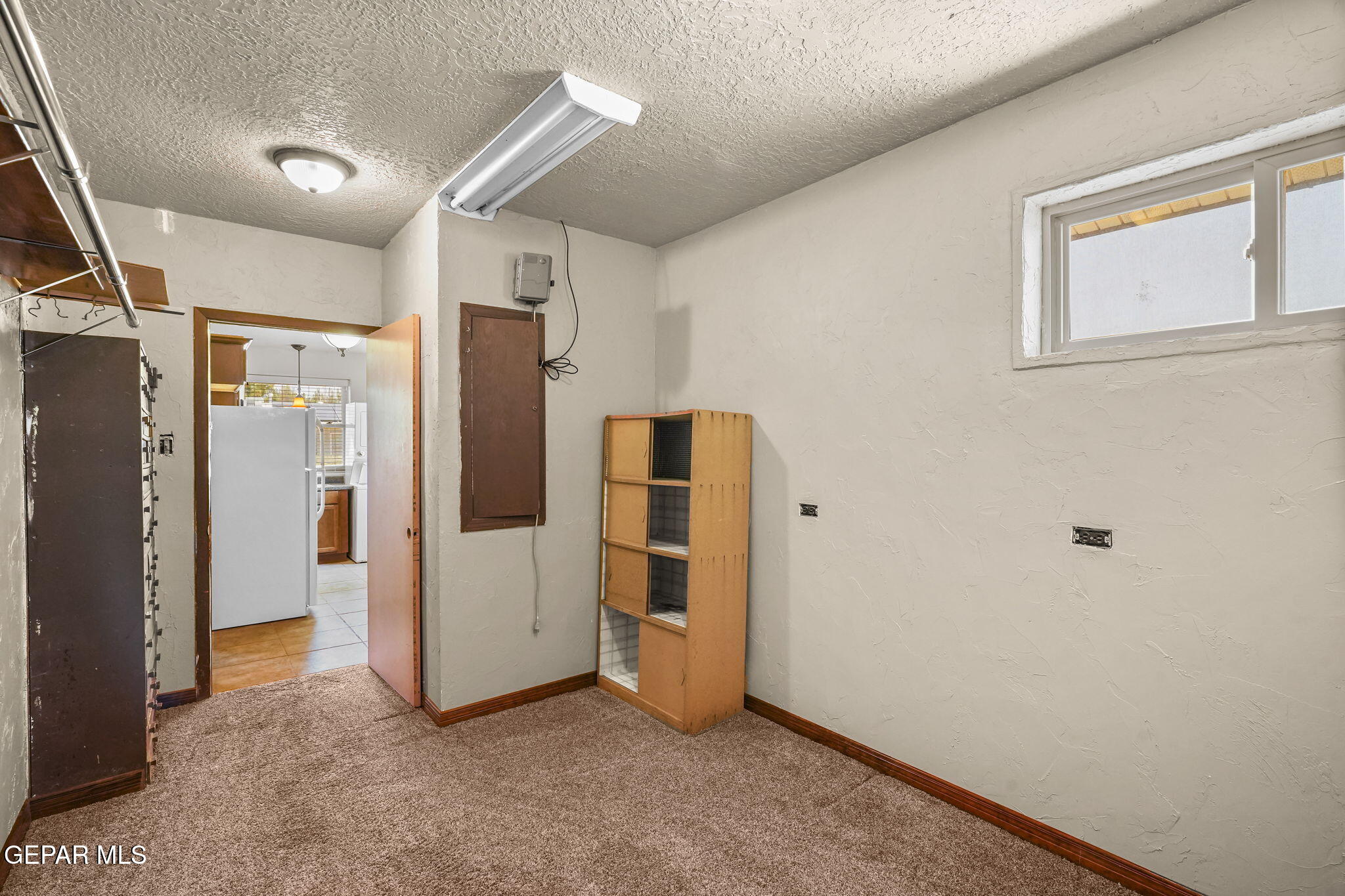 5300 Crawford Road Santa Teresa, NM 88008 - Photo 69 of 87 a big room with closet and windows