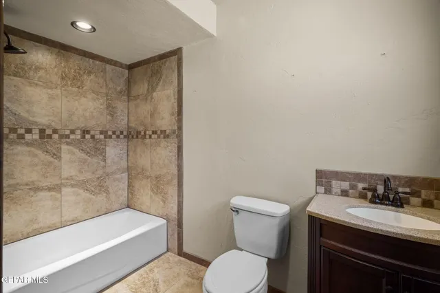 $549,950 | 5300 Crawford Road, Santa Teresa, NM 88008