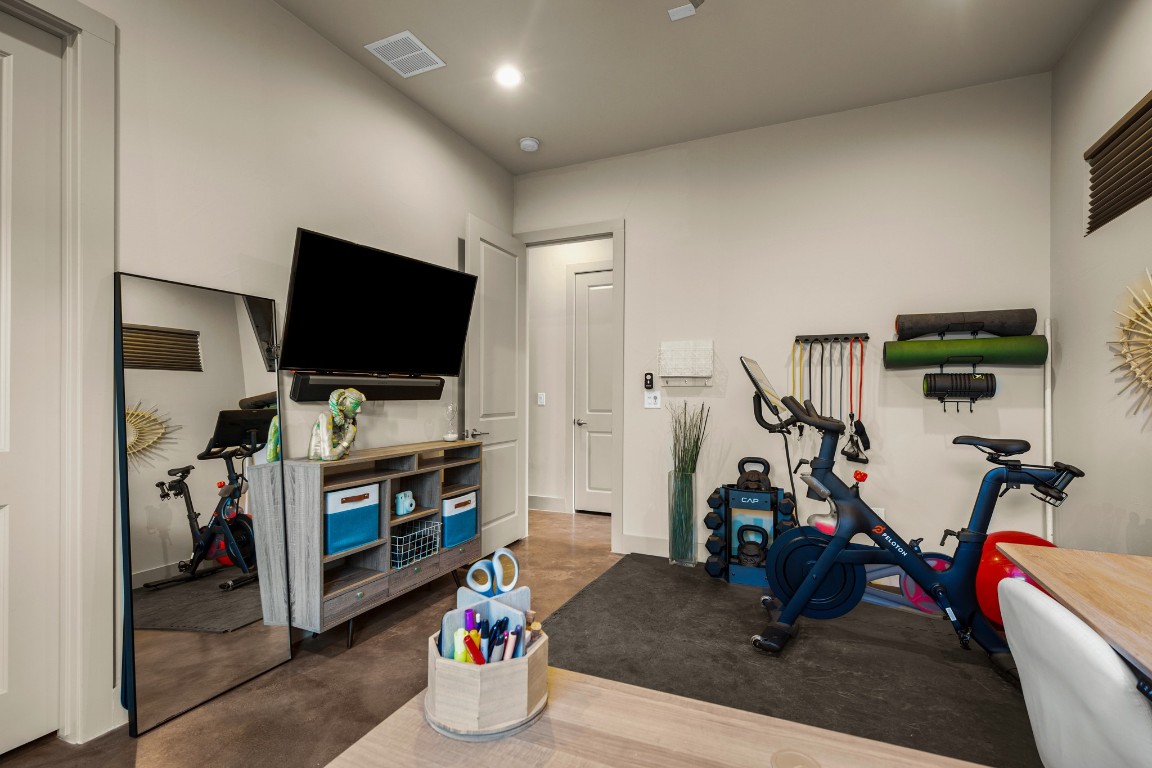 3005 East Martin Luther King Jr Boulevard Austin, TX 78702 - Photo 24 of 39 a view of a room with gym equipment