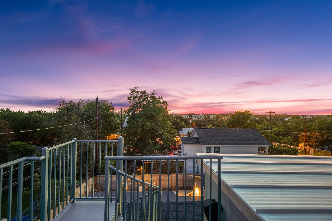 3005 East Martin Luther King Jr Boulevard Austin, TX 78702 - Photo 36 of 39 a view of a city from a balcony