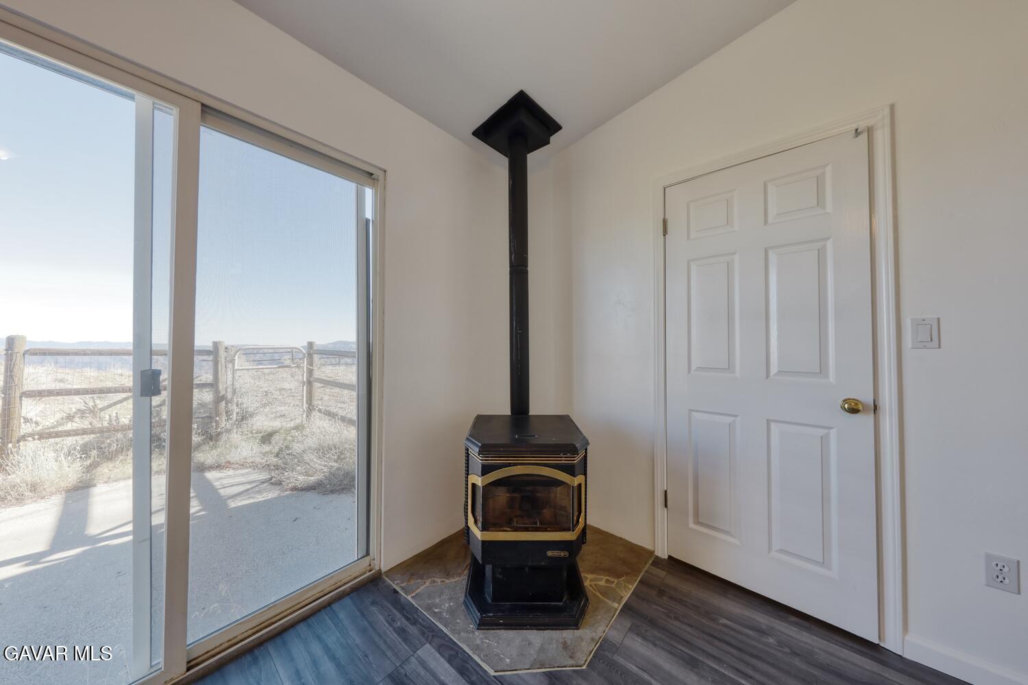 26801 Cabriolet Court Tehachapi, CA 93561 - Photo 24 of 60 a view of a hallway with wooden floor and entryway