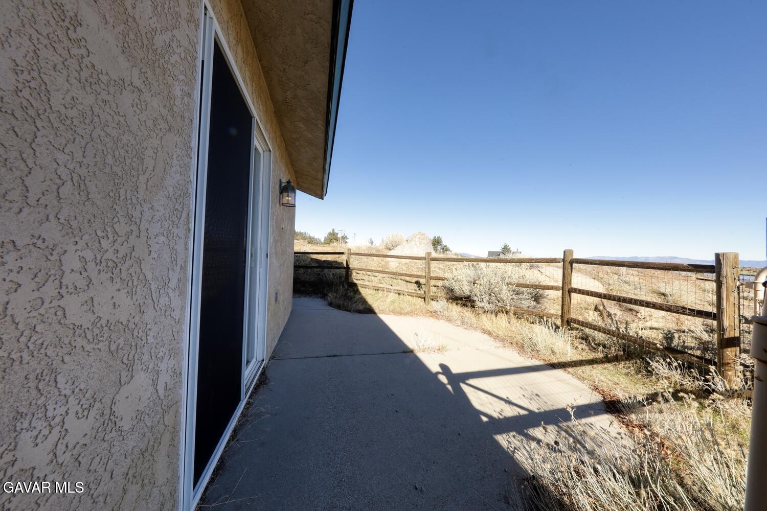 26801 Cabriolet Court Tehachapi, CA 93561 - Photo 38 of 60 a view of a balcony
