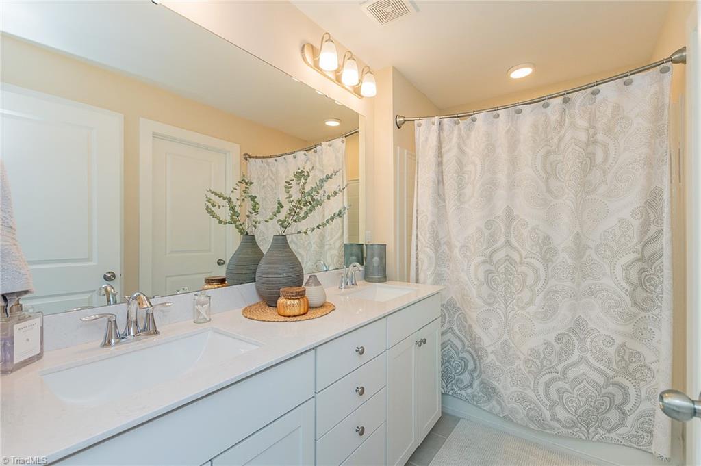 1765 Welden Village Avenue Kernersville, NC 27284 - Photo 17 of 29 Full bath en suite in Second BR