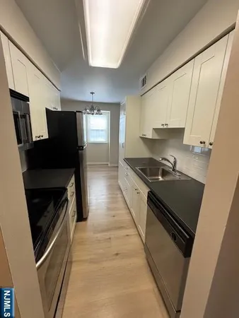 $1,895 | 360 Knickerbocker Road, Unit 28, Dumont, NJ 07628