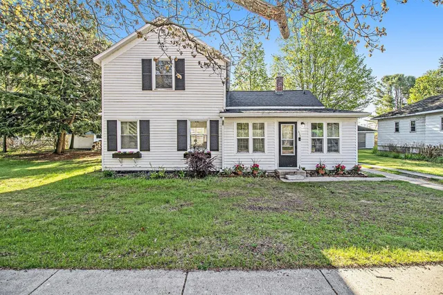 $399,000 | 620 North Lakeshore Drive, Ludington, MI 49431