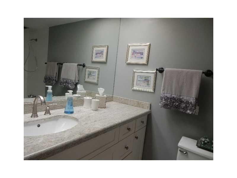 2600 South Course Drive, Unit 503 Pompano Beach, FL 33069 - Photo 8 of 18 Bathroom Master