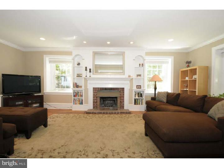 309 Bangor Road Bala Cynwyd, PA 19004 - Photo 3 of 24 Living Room
