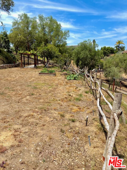 335 Morro Hills Road Fallbrook, CA 92028 - Photo 15 of 34