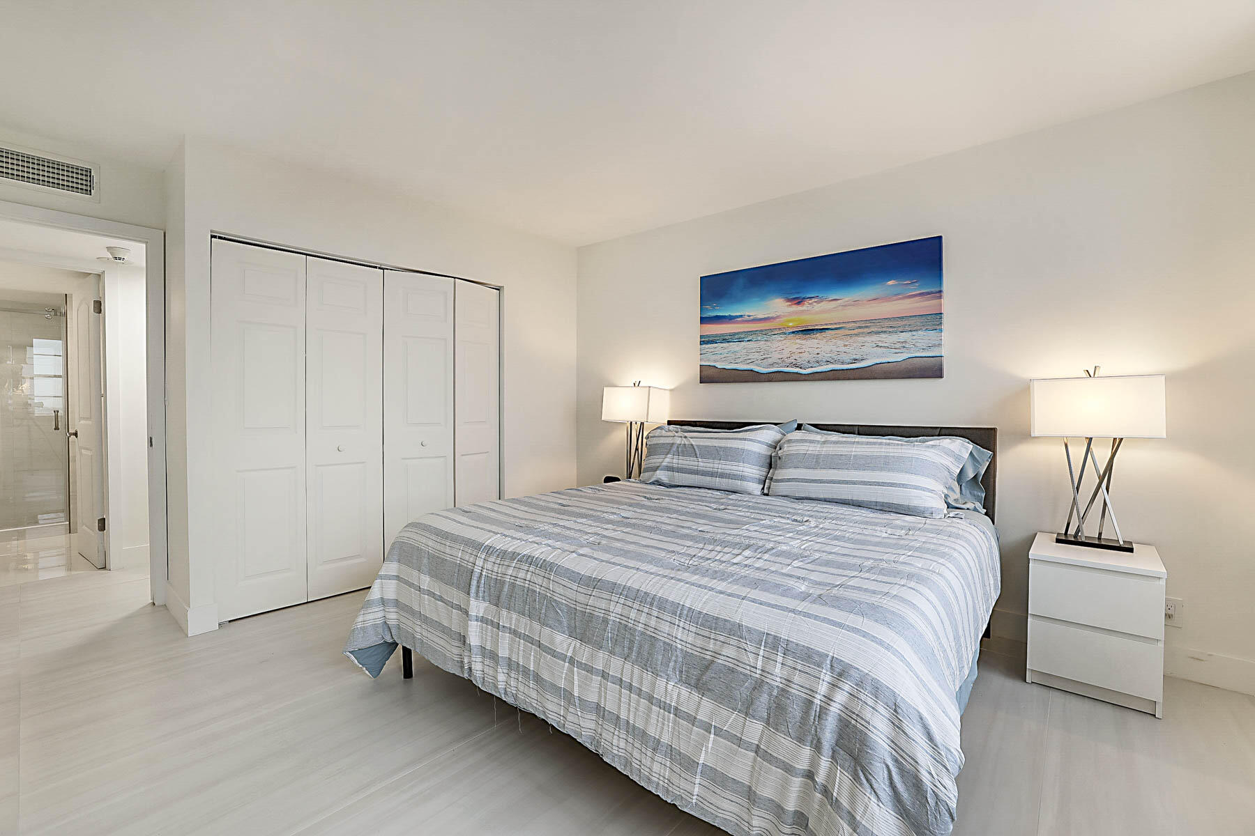 2121 North Ocean Boulevard, Unit 806W Boca Raton, FL 33431 - Photo 27 of 63 Guest Suite