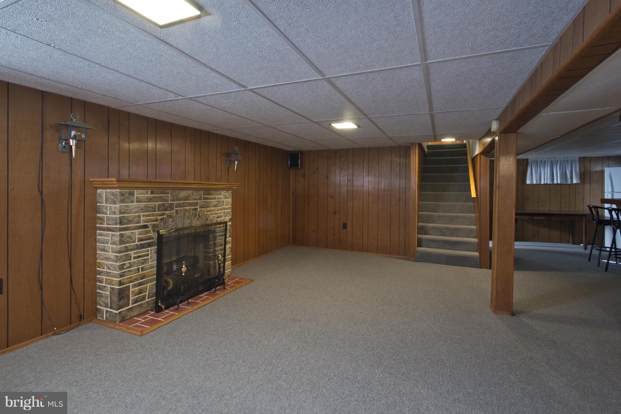 403 Charles Road Linthicum, MD 21090 - Photo 17 of 29 Family Room