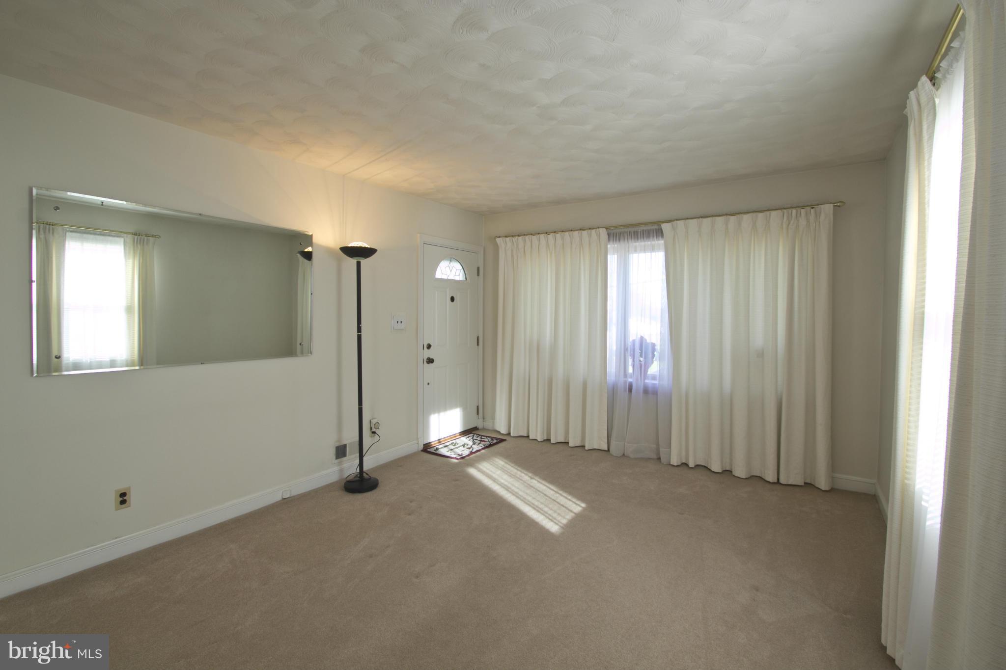 403 Charles Road Linthicum, MD 21090 - Photo 7 of 29 Living Room