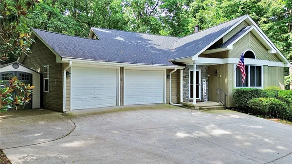 $339,900 | 105 Eagle Court, Westminster, SC 29693