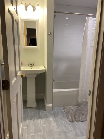 $2,750 | 142 Old Black Point Road, East Lyme, CT 06357