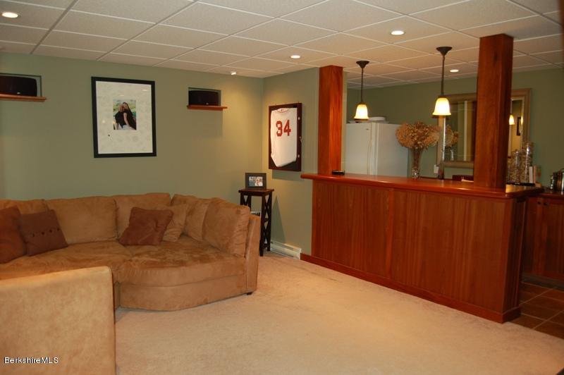 204 Bunce Road South Sheffield, MA 01222 - Photo 19 of 26 a living room with furniture