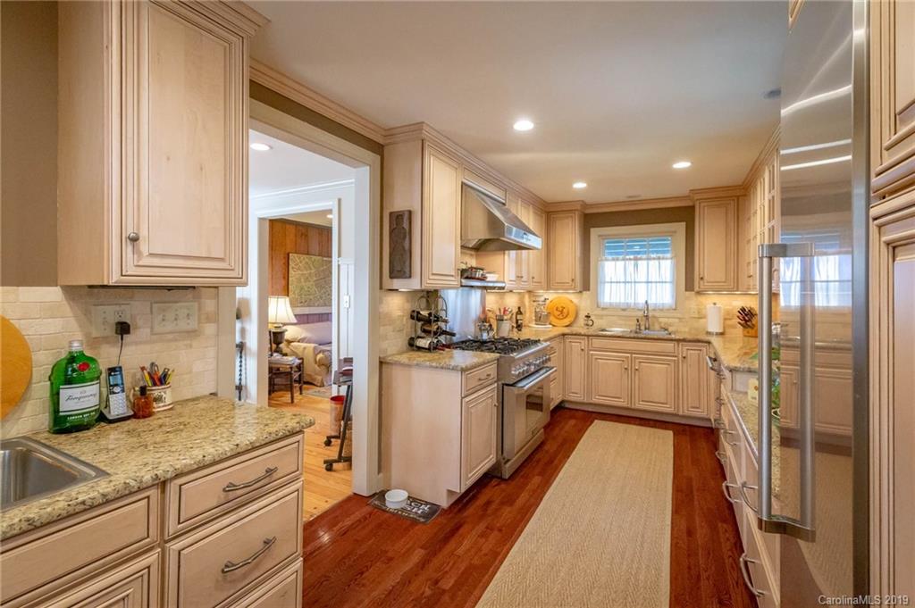 403 Riverside Drive Morganton, NC 28655 - Photo 5 of 28 Gallery Image 5