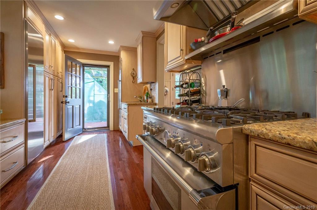 403 Riverside Drive Morganton, NC 28655 - Photo 6 of 28 Gallery Image 6