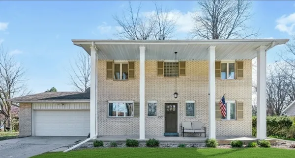 $340,000 | 903 Crestline Drive, Normal, IL 61761