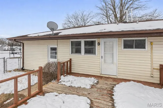 $127,000 | 610 South Ridge Avenue, Steeleville, IL 62288