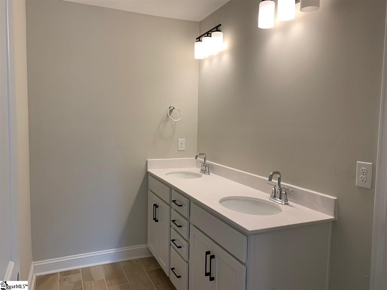 221 Buchanan Ridge Road Taylors, SC 29687 - Photo 14 of 21 Gallery Image 14