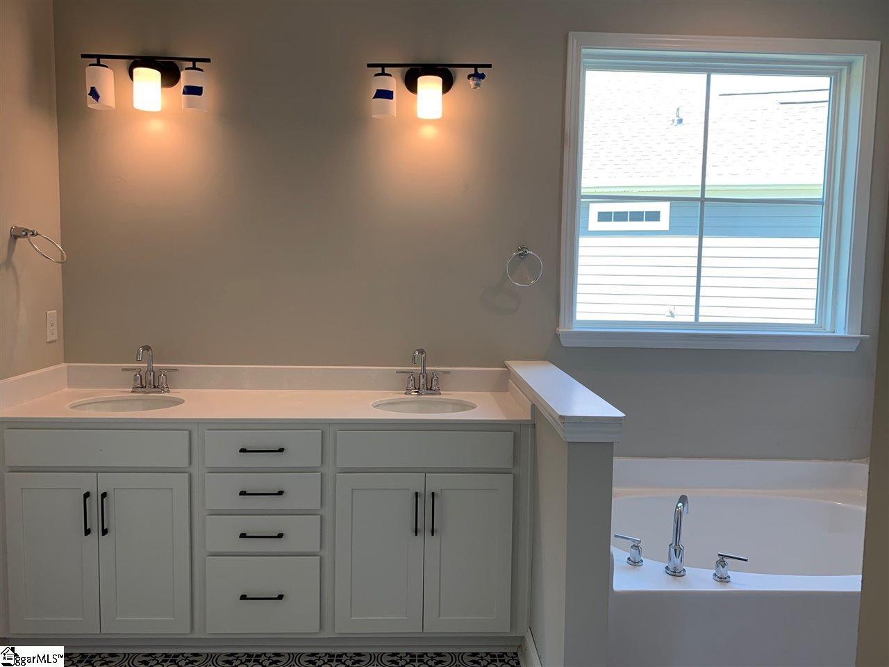 221 Buchanan Ridge Road Taylors, SC 29687 - Photo 10 of 21 Gallery Image 10