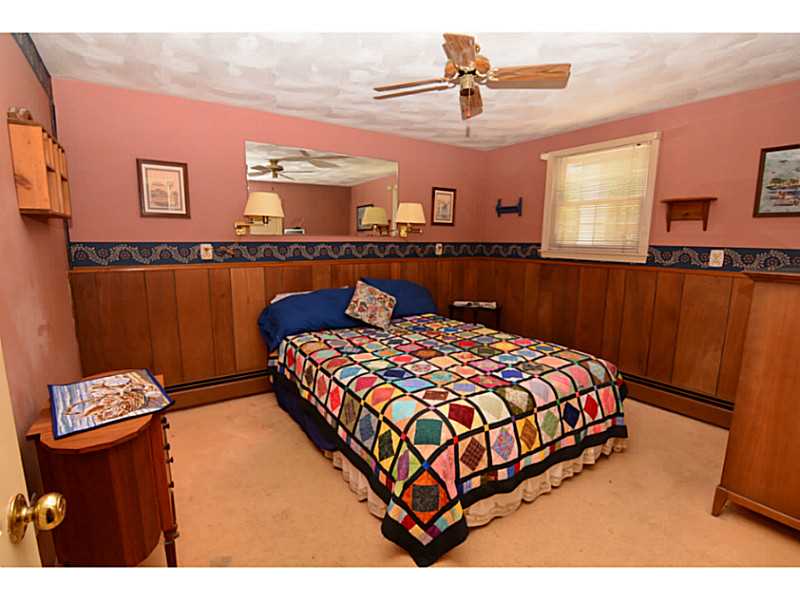 926 Buttonwoods Avenue Warwick, RI 02886 - Photo 16 of 25 Bedroom.