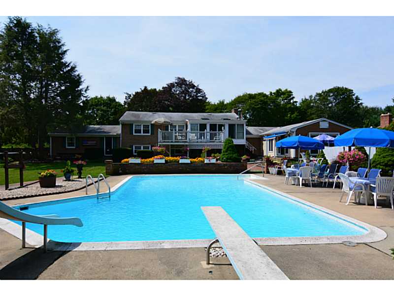 926 Buttonwoods Avenue Warwick, RI 02886 - Photo 3 of 25 Swimming Pool/Hot Tub/Sauna.