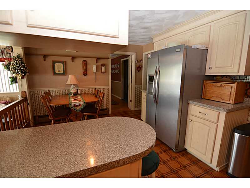 926 Buttonwoods Avenue Warwick, RI 02886 - Photo 7 of 25 Kitchen.