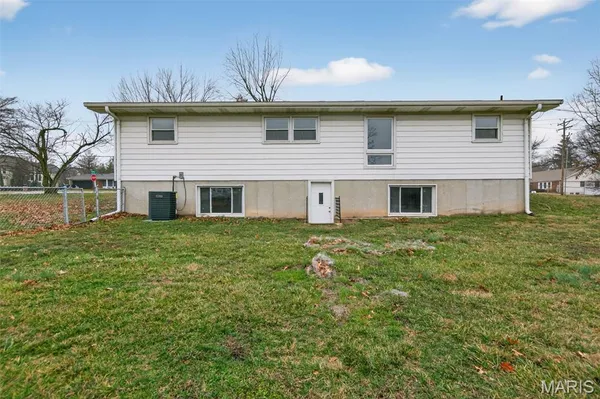 $2,375 | 67 Strecker Road, Ellisville, MO 63011