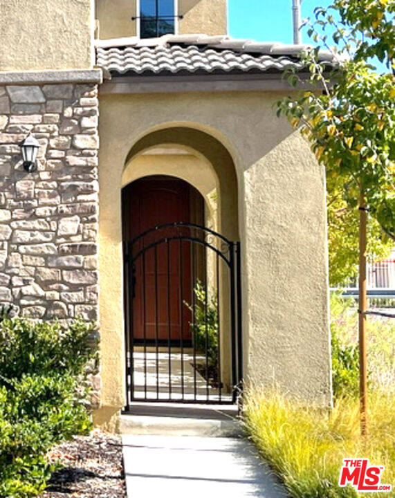 42720 Azure Street Temecula, CA 92592 - Photo 3 of 43