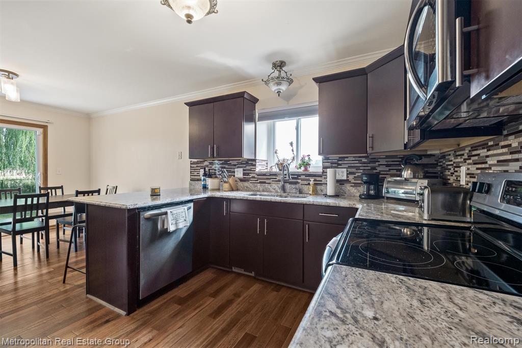 28315 Gold Chesterfield, MI 48047 - Photo 4 of 39